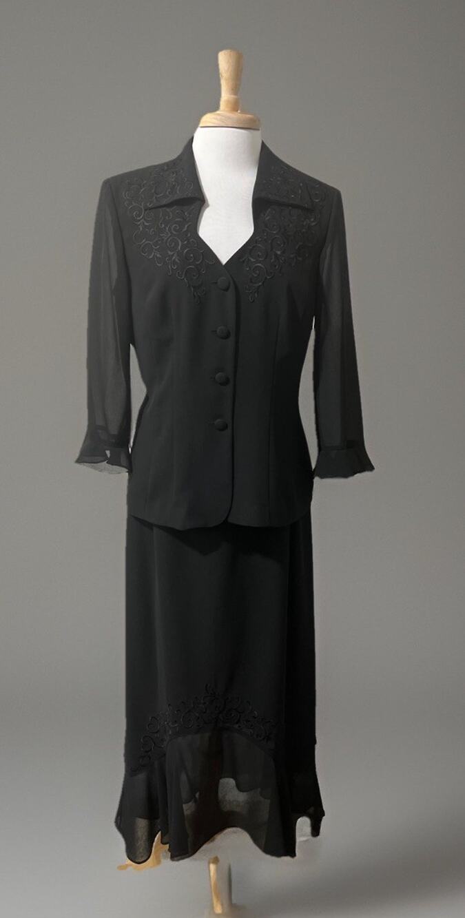 Beautiful Black Special Occasion Skirt Suit Size 12 by Plaza South NWT